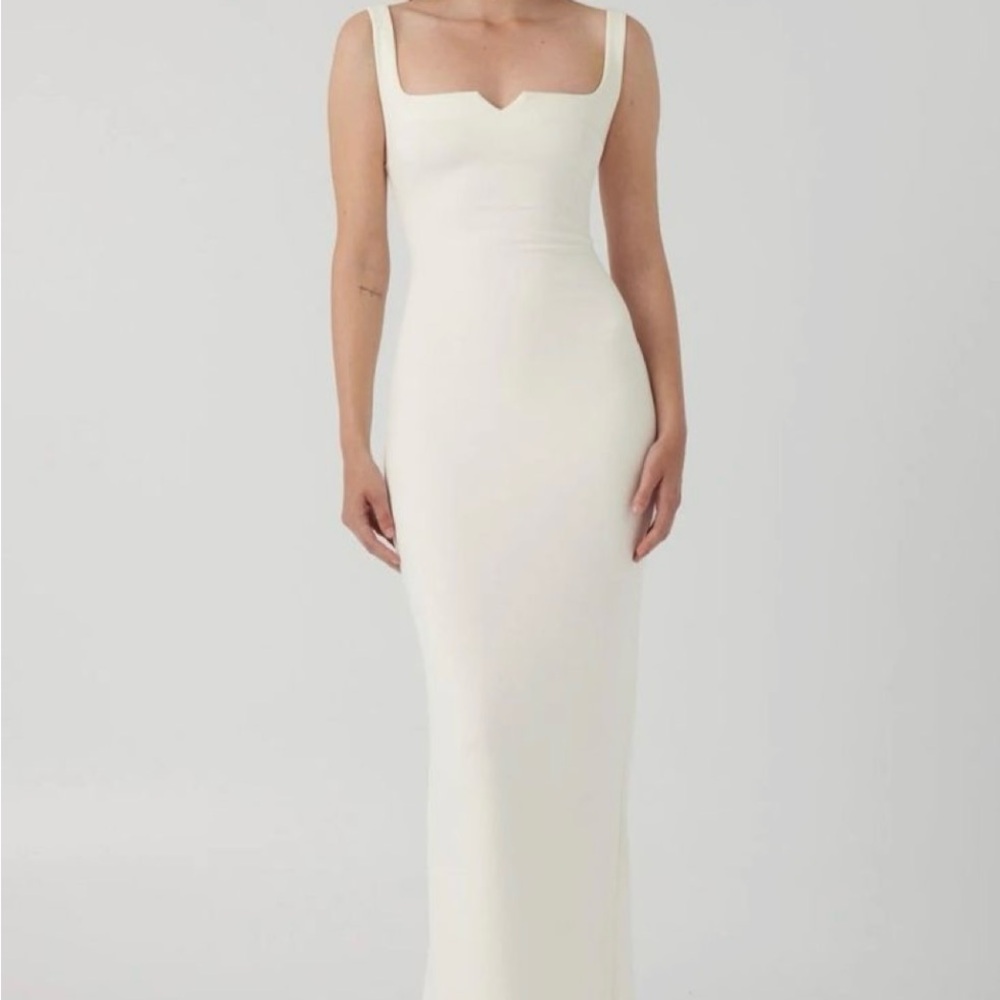 Jaus Natalya Ivory Sleeveless Gown - MEDIUM